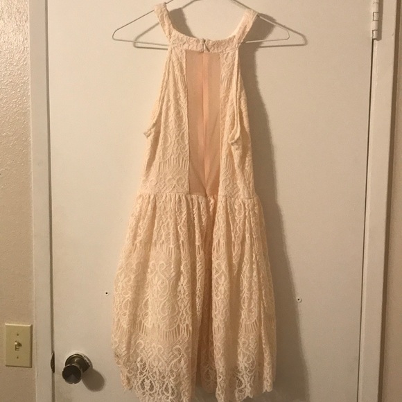 Light peach Lace Dress - Picture 2 of 4